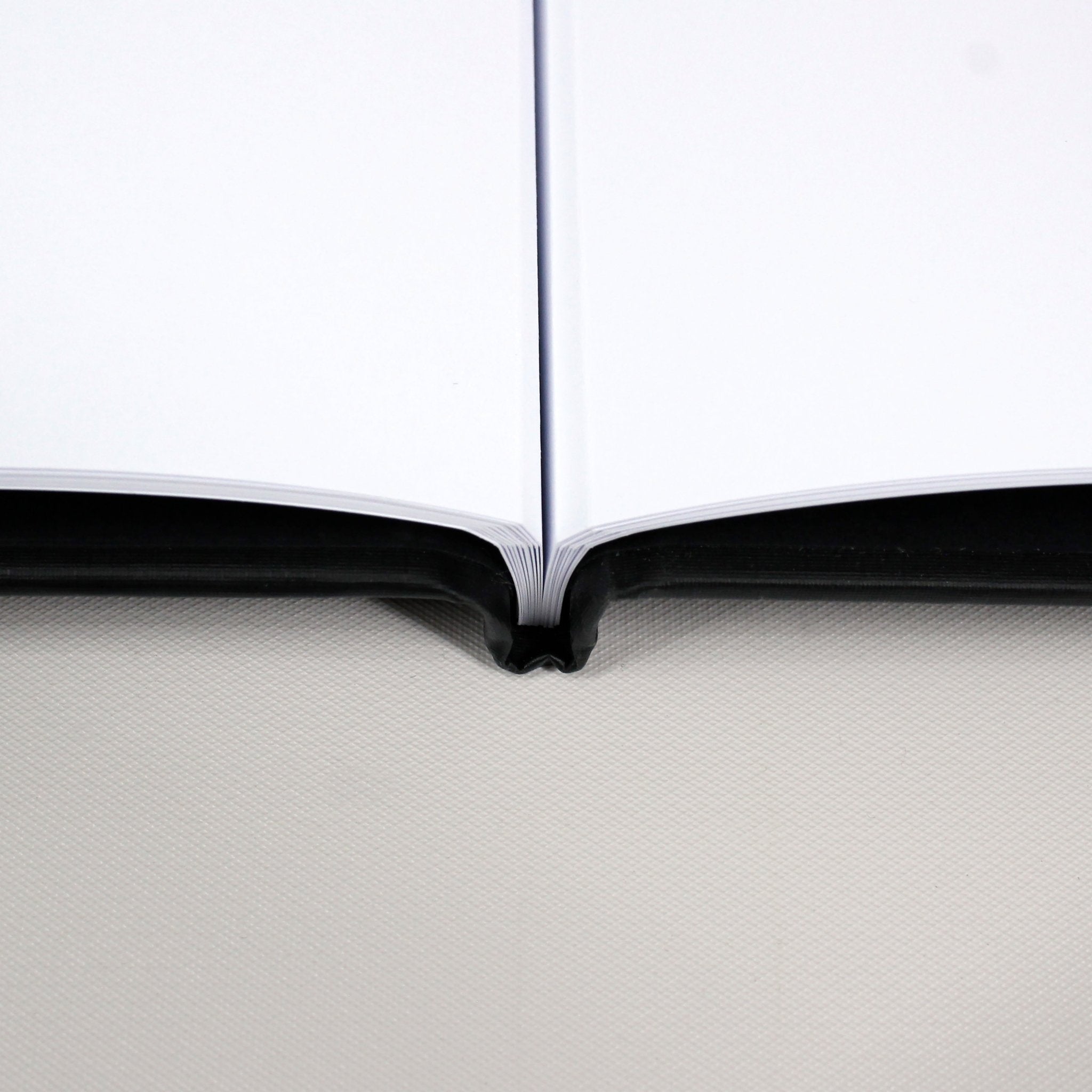 Lay - Flat Standard 11x17in Landscape Hardcovers (10 Pack) - Peleman Industries Inc. - Black Faux Linen - 15 (Spine 20) -